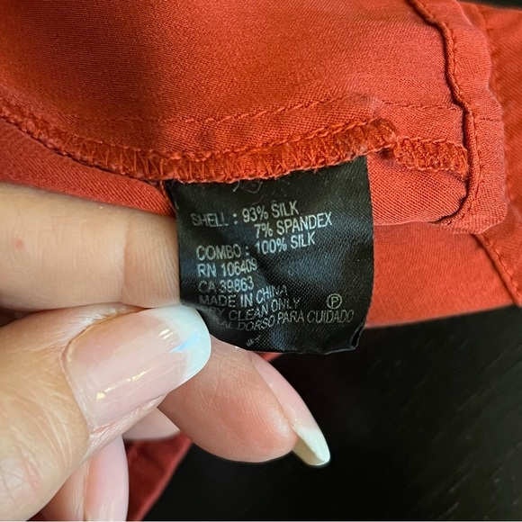 Ellie Tahari silk blend blouse, burnt orange, stretchy ,size Medium - Picture 9 of 10